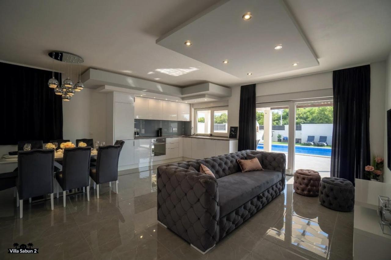 Villas Sabun - Modern House With Heated Pool Privlaka  Exteriér fotografie