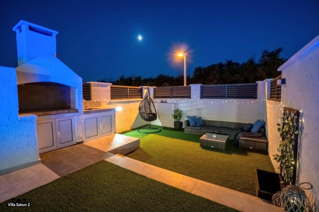 Villas Sabun - Modern House With Heated Pool Privlaka  Exteriér fotografie