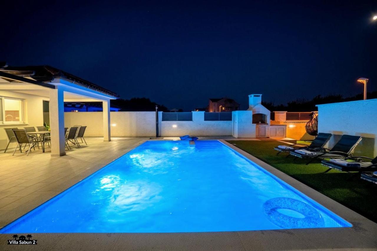 Villas Sabun - Modern House With Heated Pool Privlaka  Exteriér fotografie