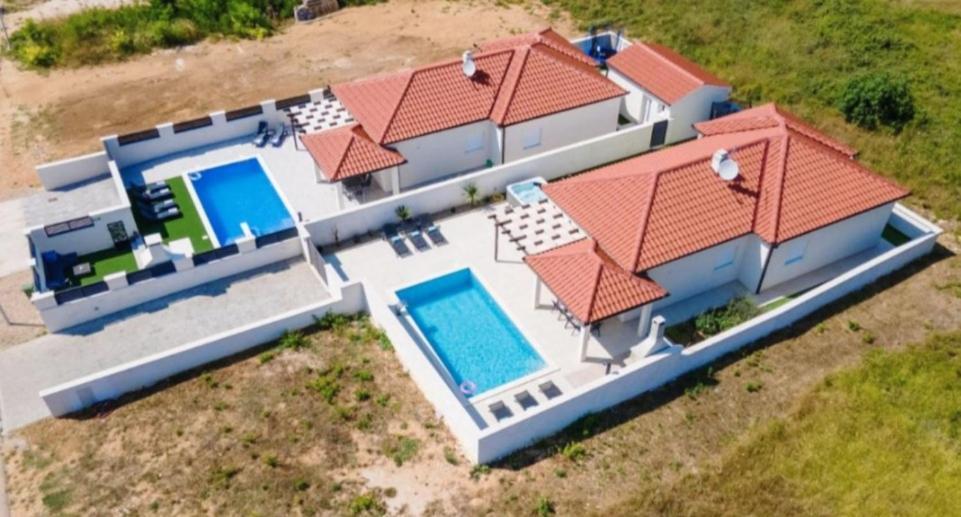 Villas Sabun - Modern House With Heated Pool Privlaka  Exteriér fotografie