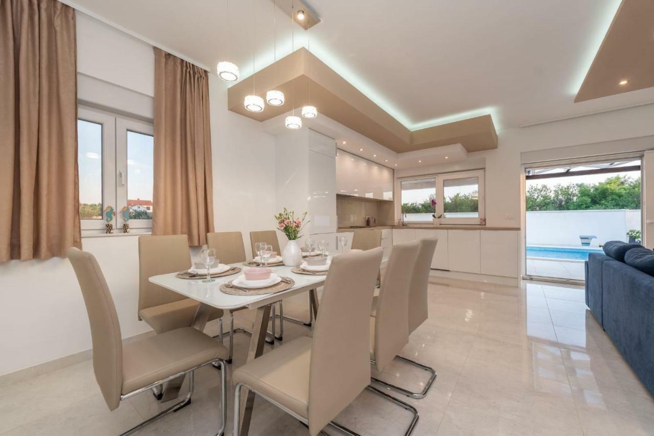 Villas Sabun - Modern House With Heated Pool Privlaka  Exteriér fotografie