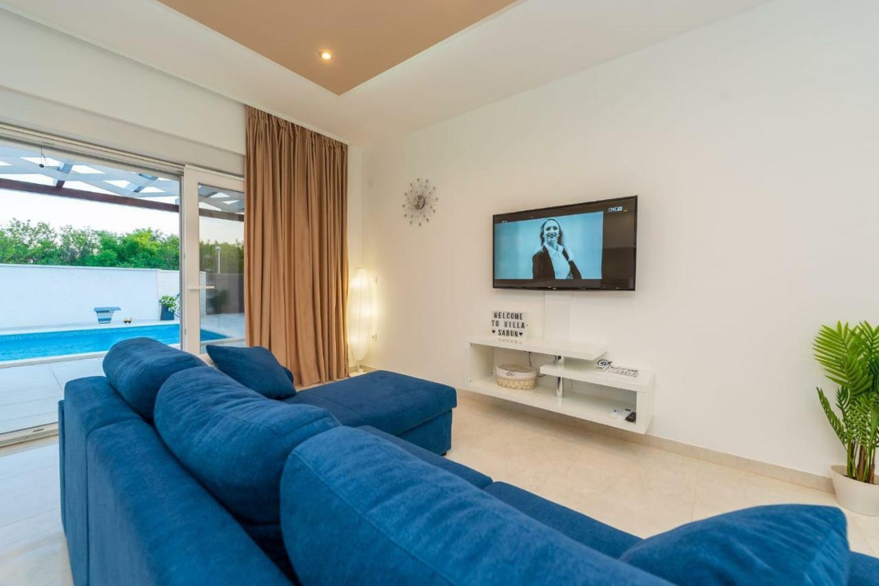Villas Sabun - Modern House With Heated Pool Privlaka  Exteriér fotografie